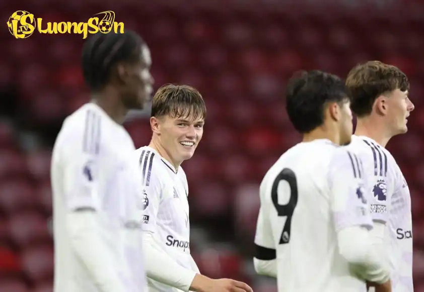 Ethan Ennis để lại dấu ấn ngay trong trận đầu tiên khoác áo đội bóng mới