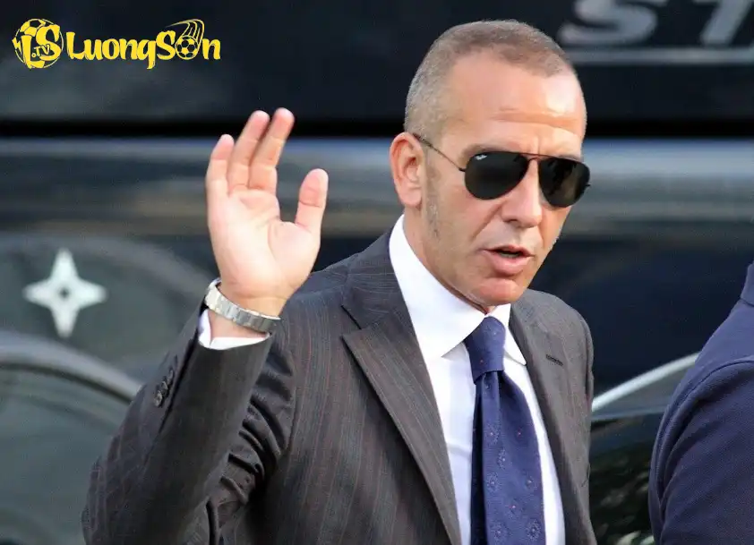 Paolo Di Canio gọi Man City là đội bóng nghiệp dư (Ảnh: GOAL)