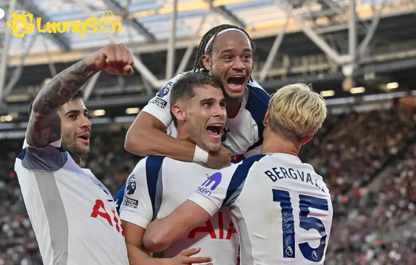 Tottenham có chiến thắng dễ dàng trước Wets Ham (Ảnh: GOAL).